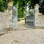Le Chateau De Leugny Bed & Breakfast Oiron