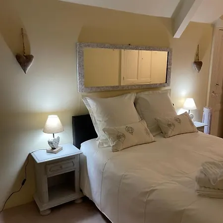 Le Chateau De Leugny 4*