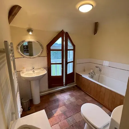 Le Chateau De Leugny Bed & Breakfast Oiron