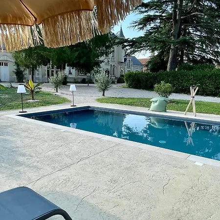 Bed & Breakfast Le Chateau De Leugny