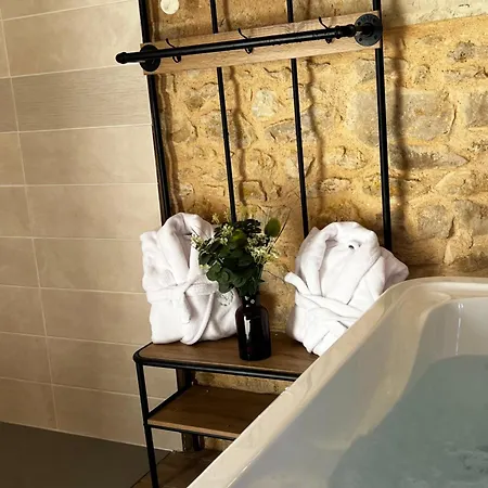 Le Chateau De Leugny Bed & Breakfast Oiron