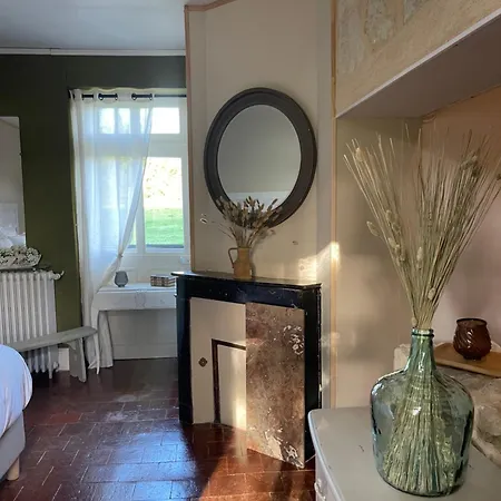 Le Chateau De Leugny