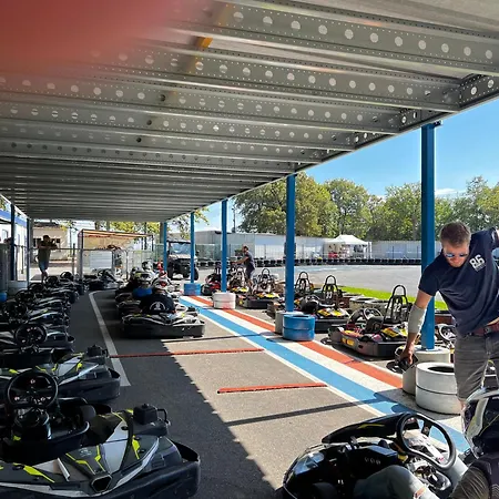 Le Chateau De Leugny