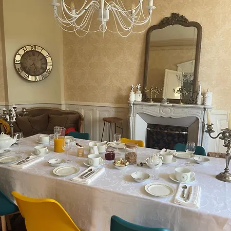 Bed and Breakfast Le Chateau De Leugny Oiron