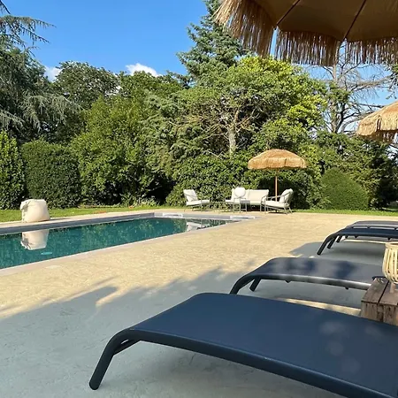 Le Chateau De Leugny B&B 4*