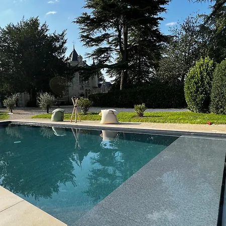 Le Chateau De Leugny