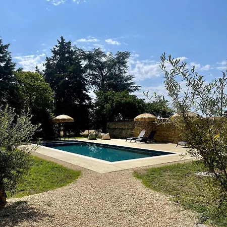 Le Chateau De Leugny Bed & Breakfast 4*