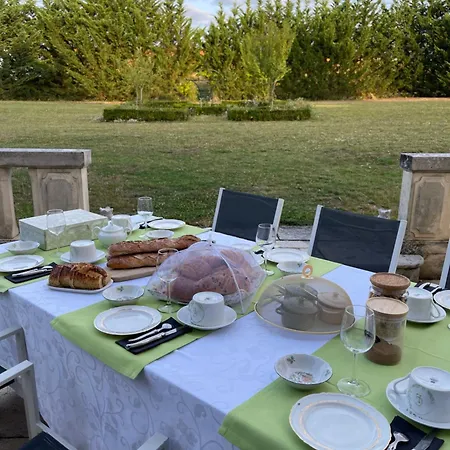 Bed & Breakfast Le Chateau De Leugny *