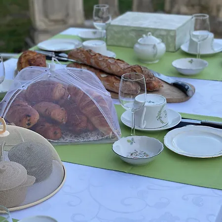 Le Chateau De Leugny Bed & Breakfast Oiron