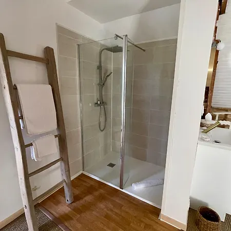 Bed & Breakfast Le Chateau De Leugny 4*