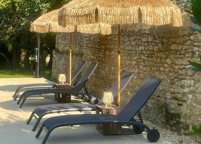 Le Chateau De Leugny 4*